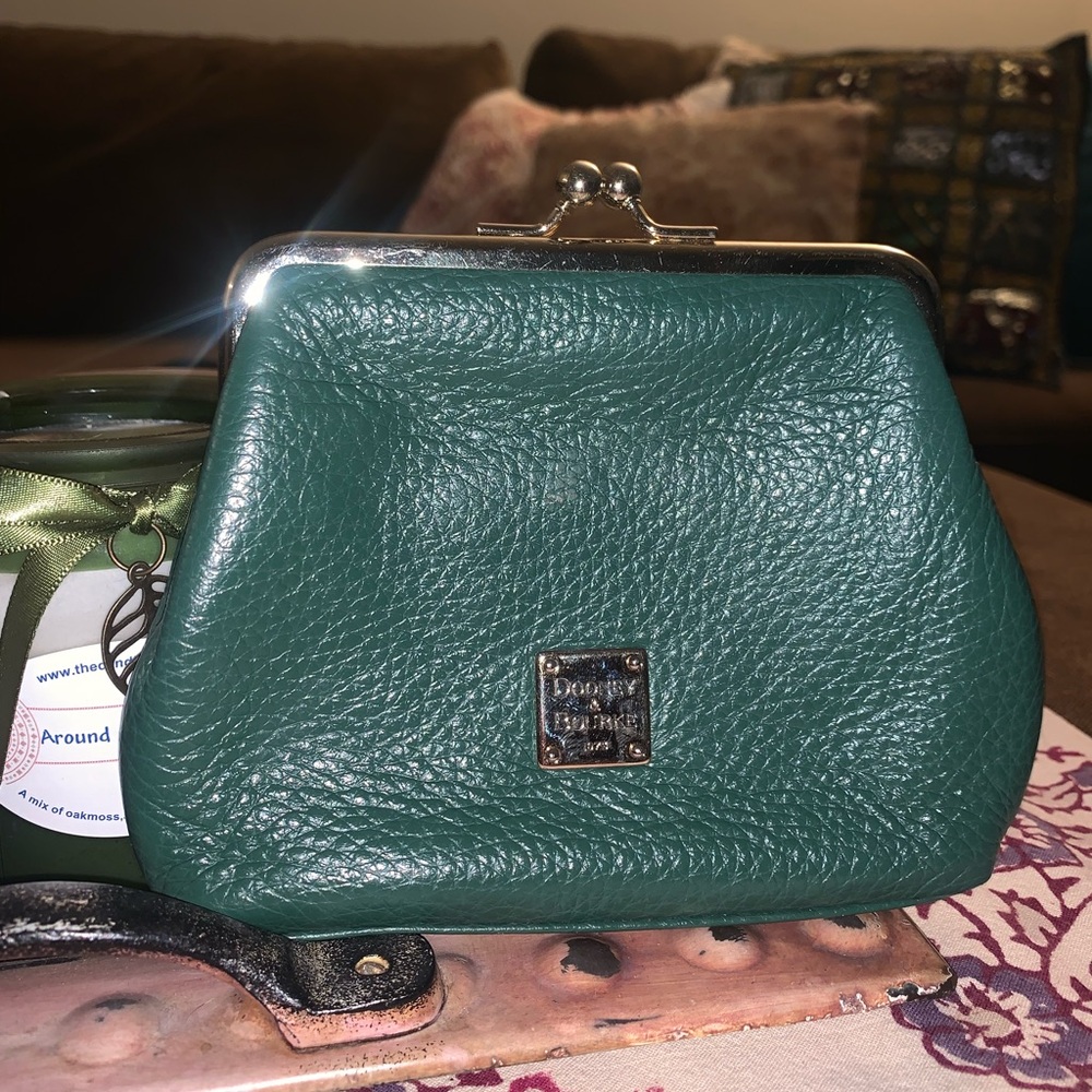 Dooney & Bourke Pebble Grain Leather Coin Purse Wallet Kisslock Green vintage